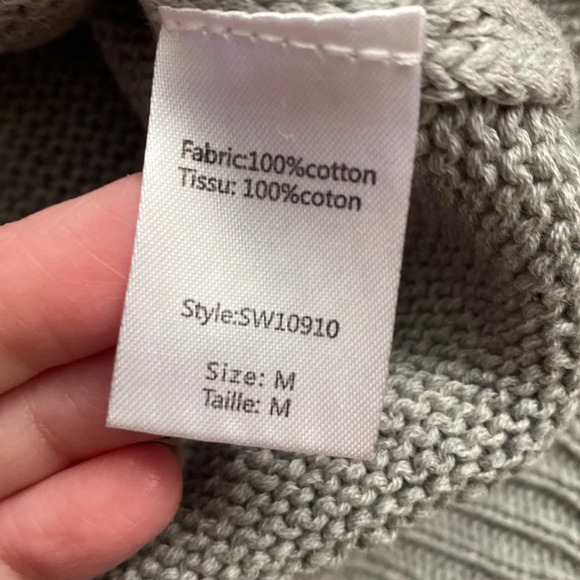 The post Victoria distressed sweater - Picture 5 of 10